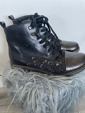 Women's Rieker Ornella
42 - Antik/Schwarz leather
